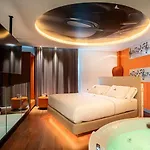 Hotel Avenue - Lovely Hotel